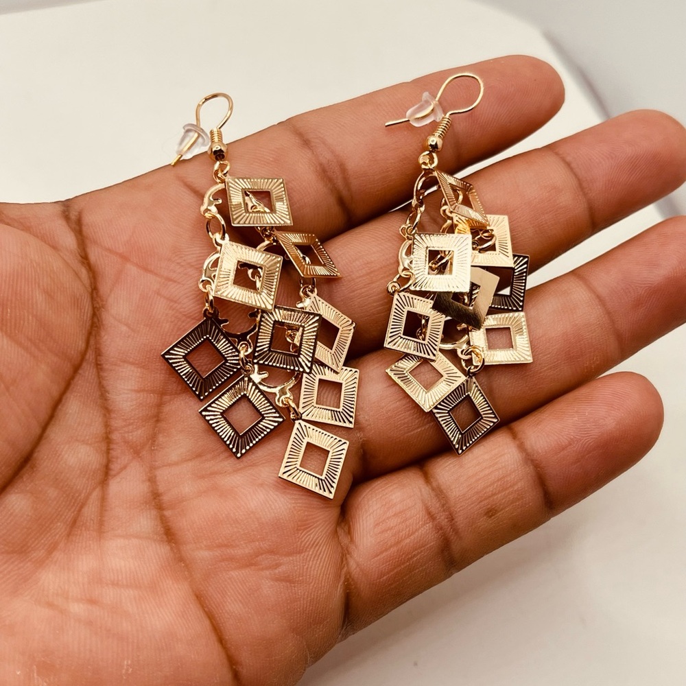 Earrings for women vintage design